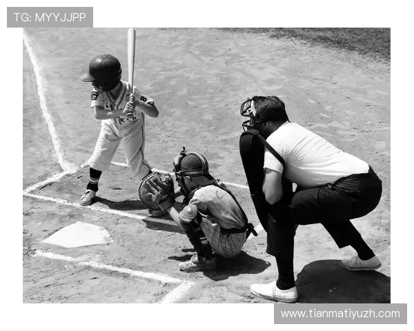 黑白体育：如何用黑白影像记录运动员的瞬间英勇与坚持